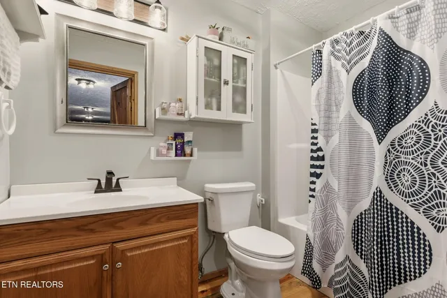 $1,800,000 | 445-443 Leighton Lane, Jacksboro, TN 37757