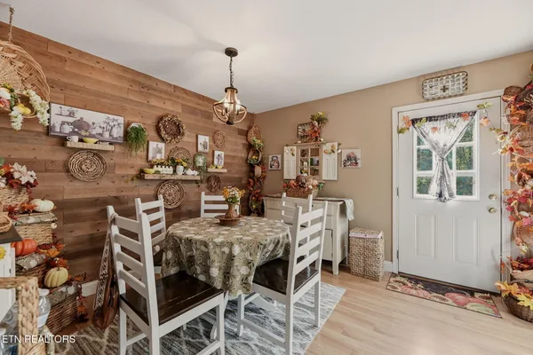 $1,800,000 | 445-443 Leighton Lane, Jacksboro, TN 37757