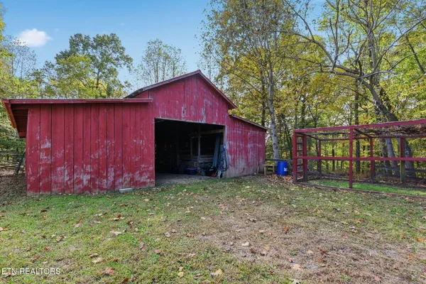 $1,800,000 | 445-443 Leighton Lane, Jacksboro, TN 37757