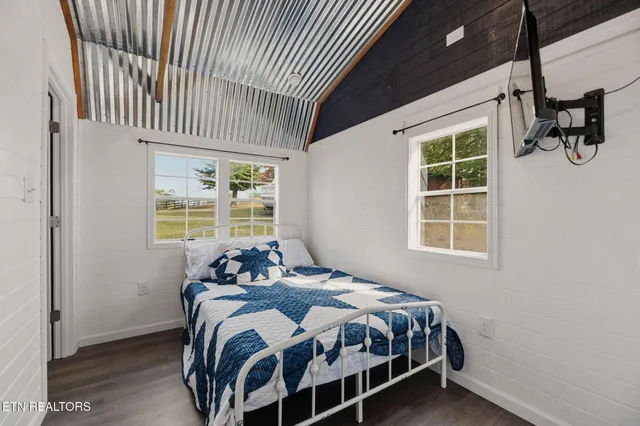 $1,800,000 | 445-443 Leighton Lane, Jacksboro, TN 37757