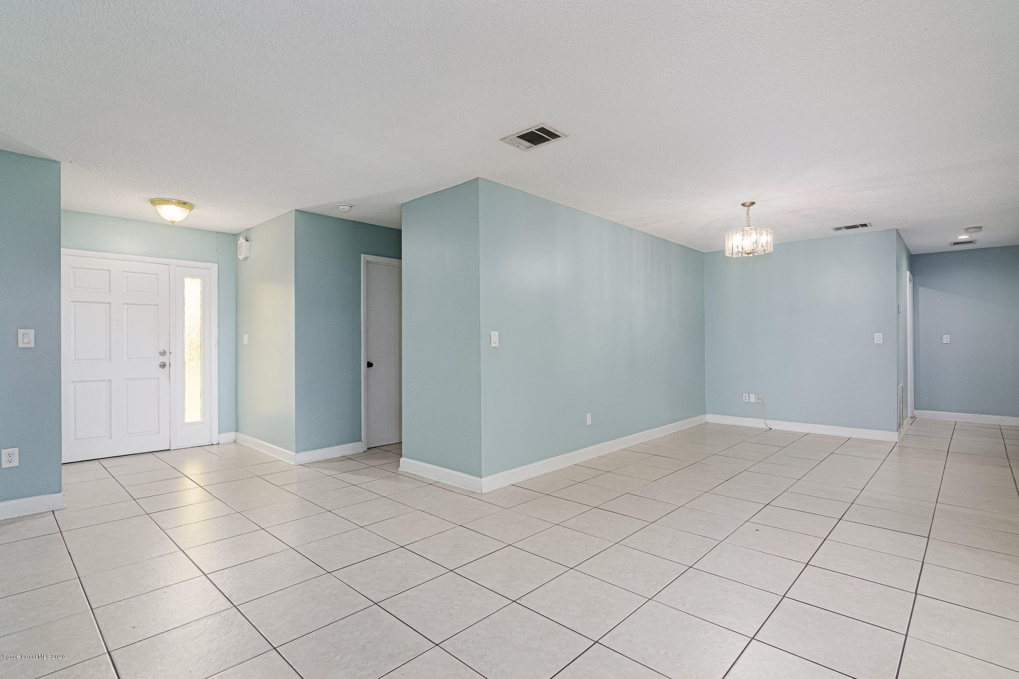 1220 Creel Road Northeast Palm Bay, FL 32905 - Photo 5 of 34 living room