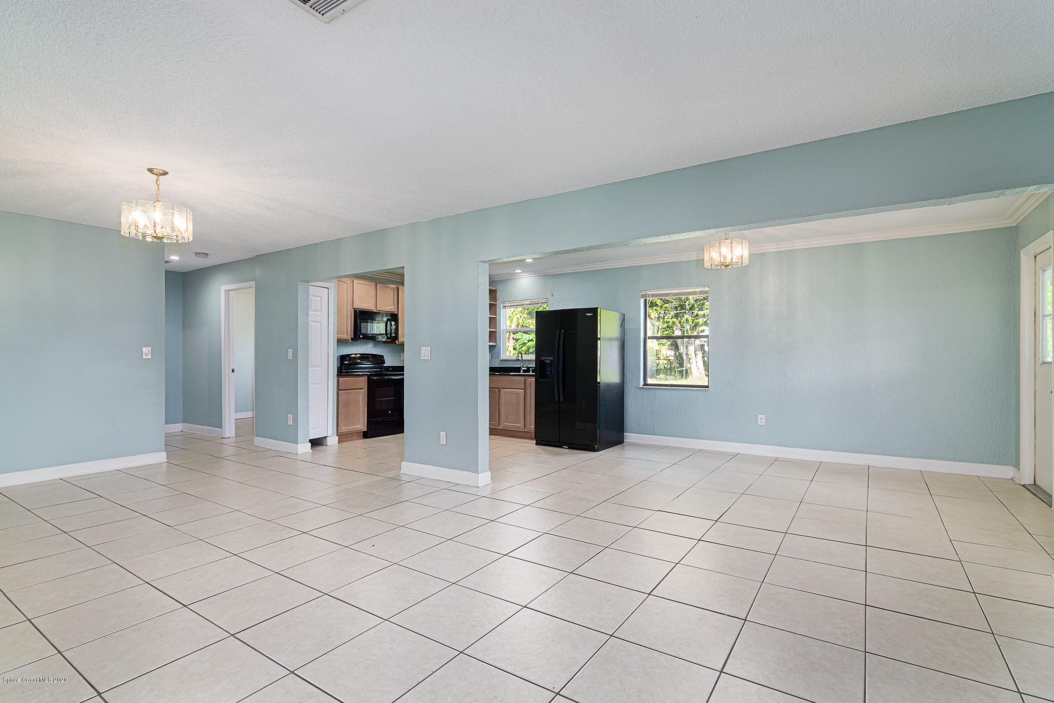 1220 Creel Road Northeast Palm Bay, FL 32905 - Photo 7 of 34 living room