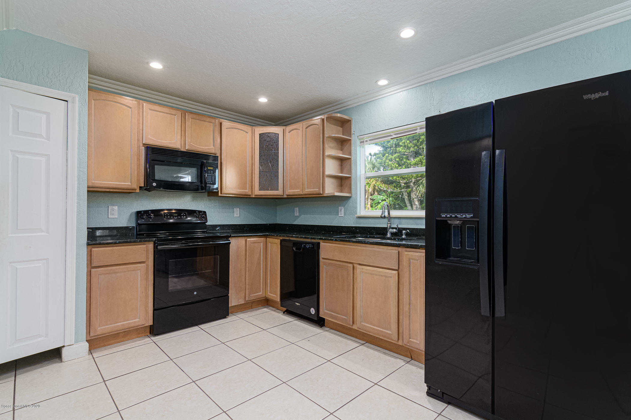1220 Creel Road Northeast Palm Bay, FL 32905 - Photo 9 of 34 kitchen