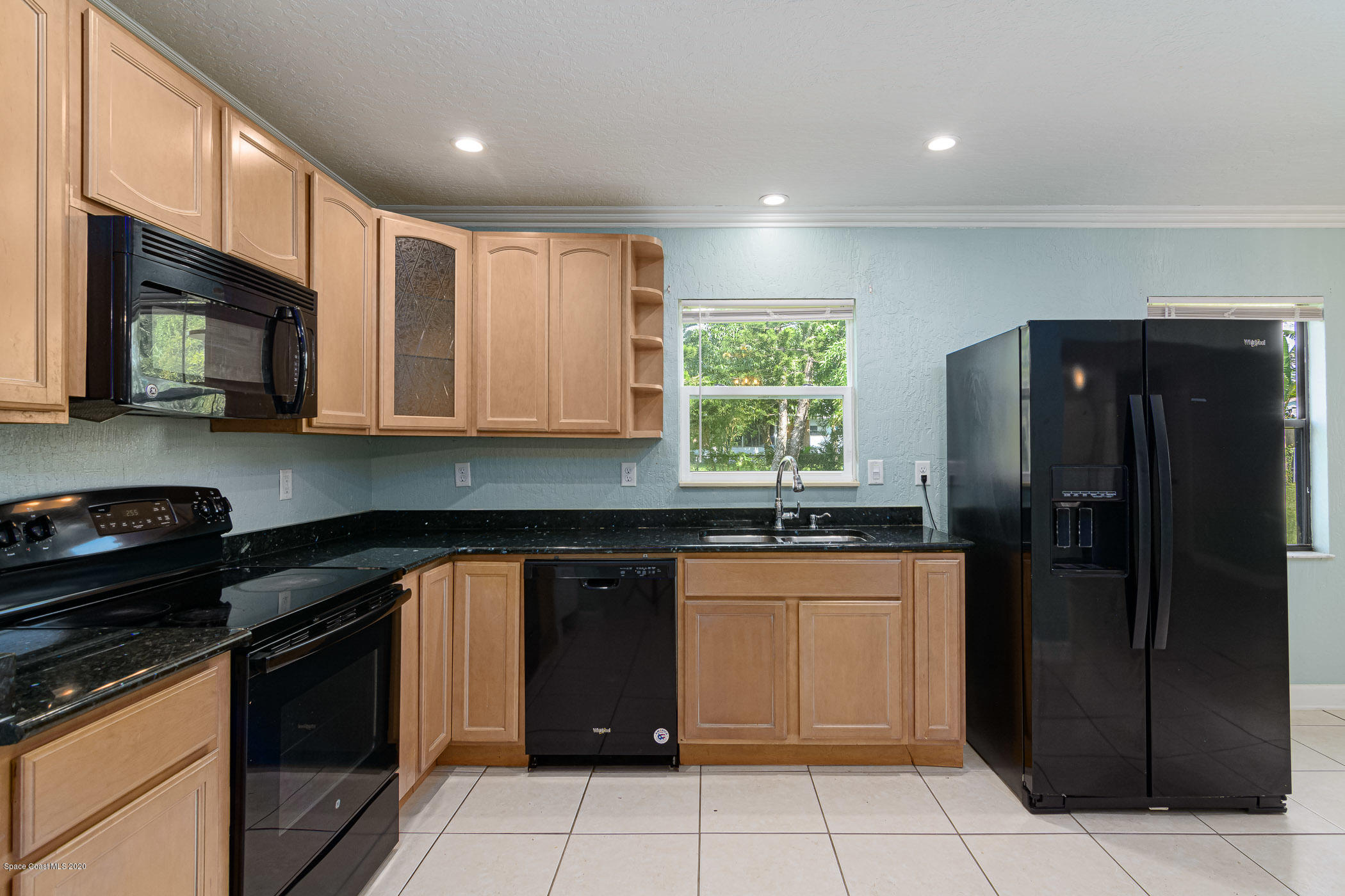 1220 Creel Road Northeast Palm Bay, FL 32905 - Photo 10 of 34 kitchen