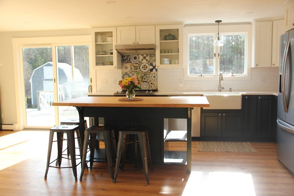 40 Crystal Spring Road Mattapoisett, MA 02739 - Photo 4 of 24 Gallery Image 4
