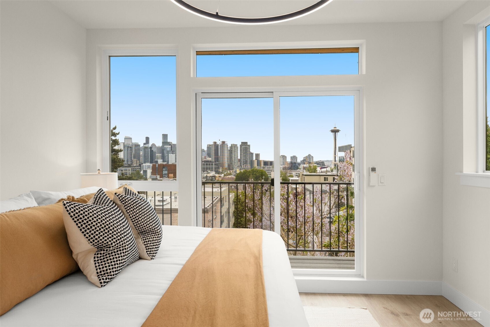 560 Lee Street Seattle, WA 98109 - Photo 12 of 28