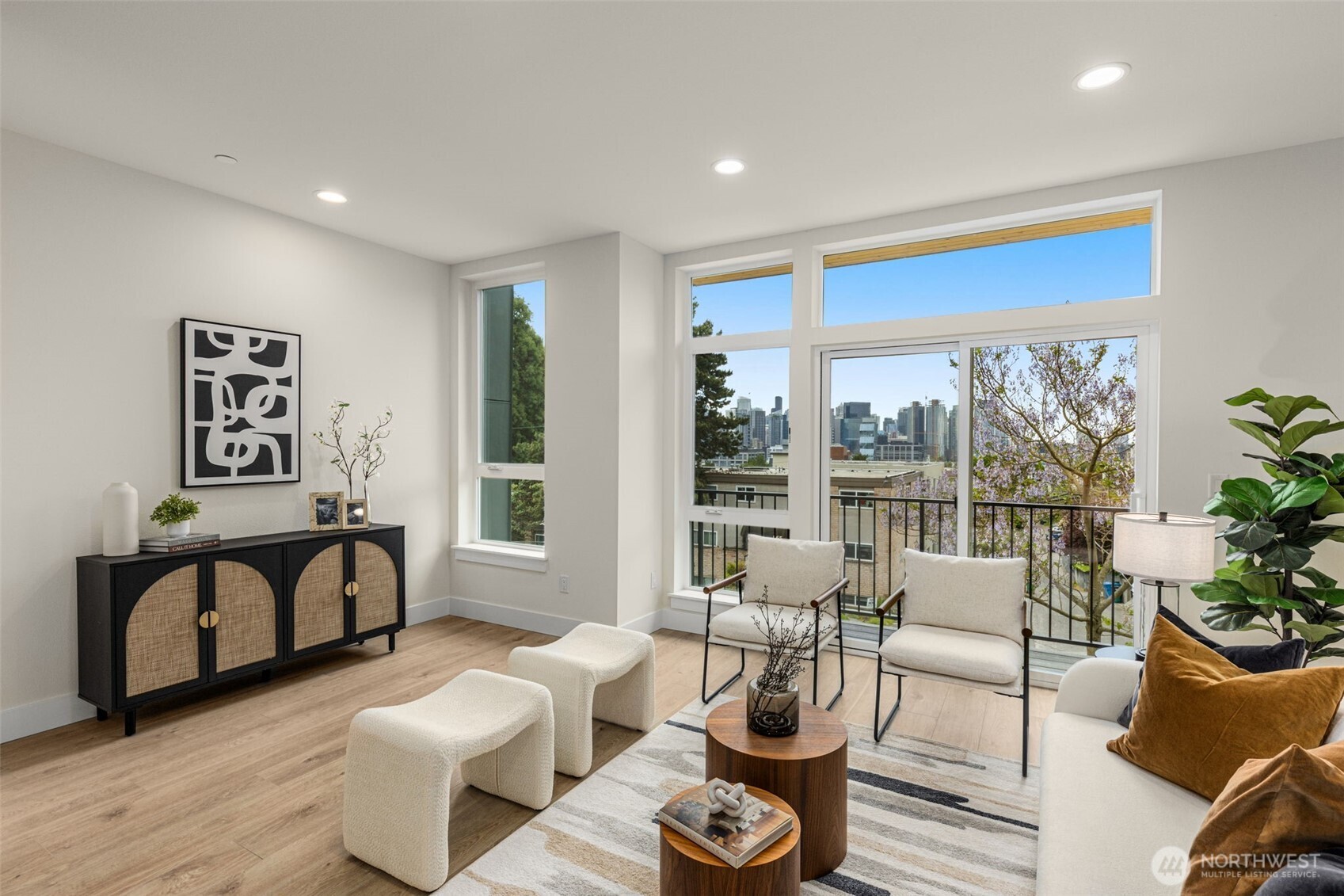 560 Lee Street Seattle, WA 98109 - Photo 2 of 28
