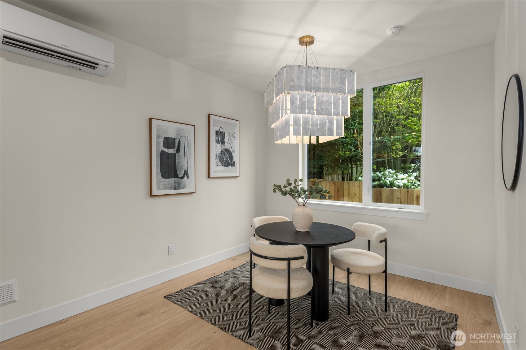 560 Lee Street Seattle, WA 98109 - Photo 9 of 28