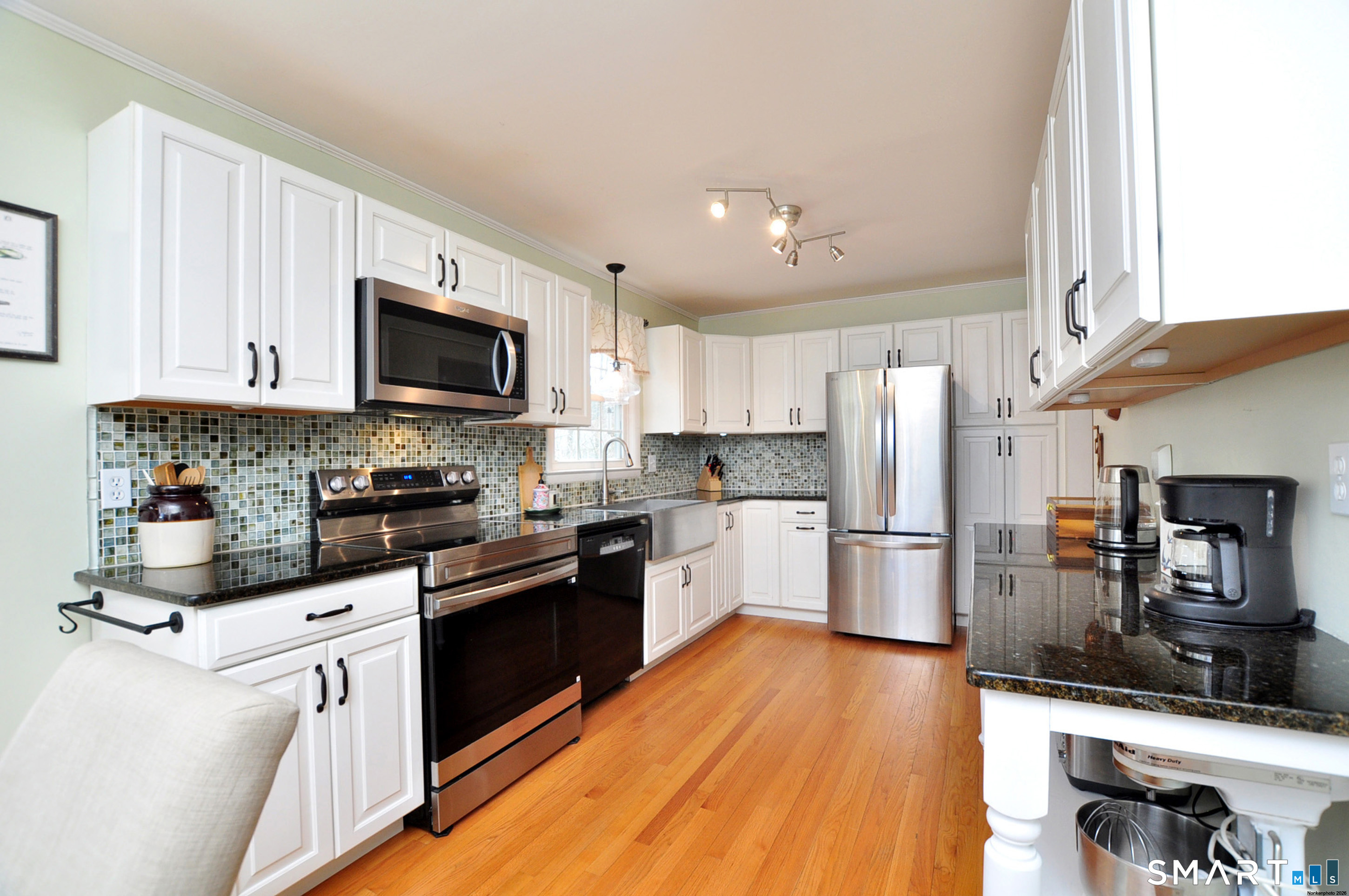 15 Stillman Road Bloomfield, CT 06002 - Photo 3 of 40