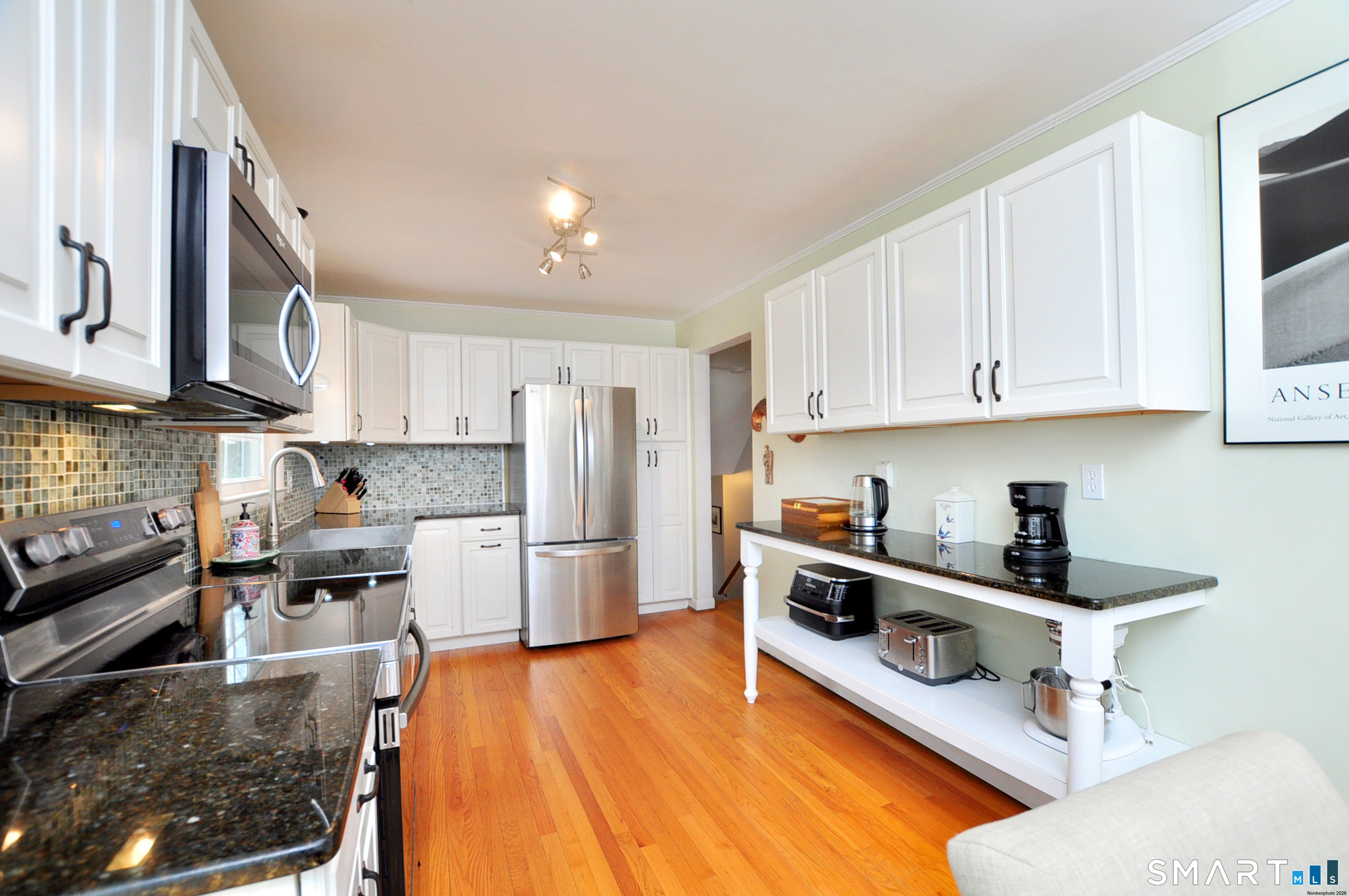 15 Stillman Road Bloomfield, CT 06002 - Photo 4 of 40