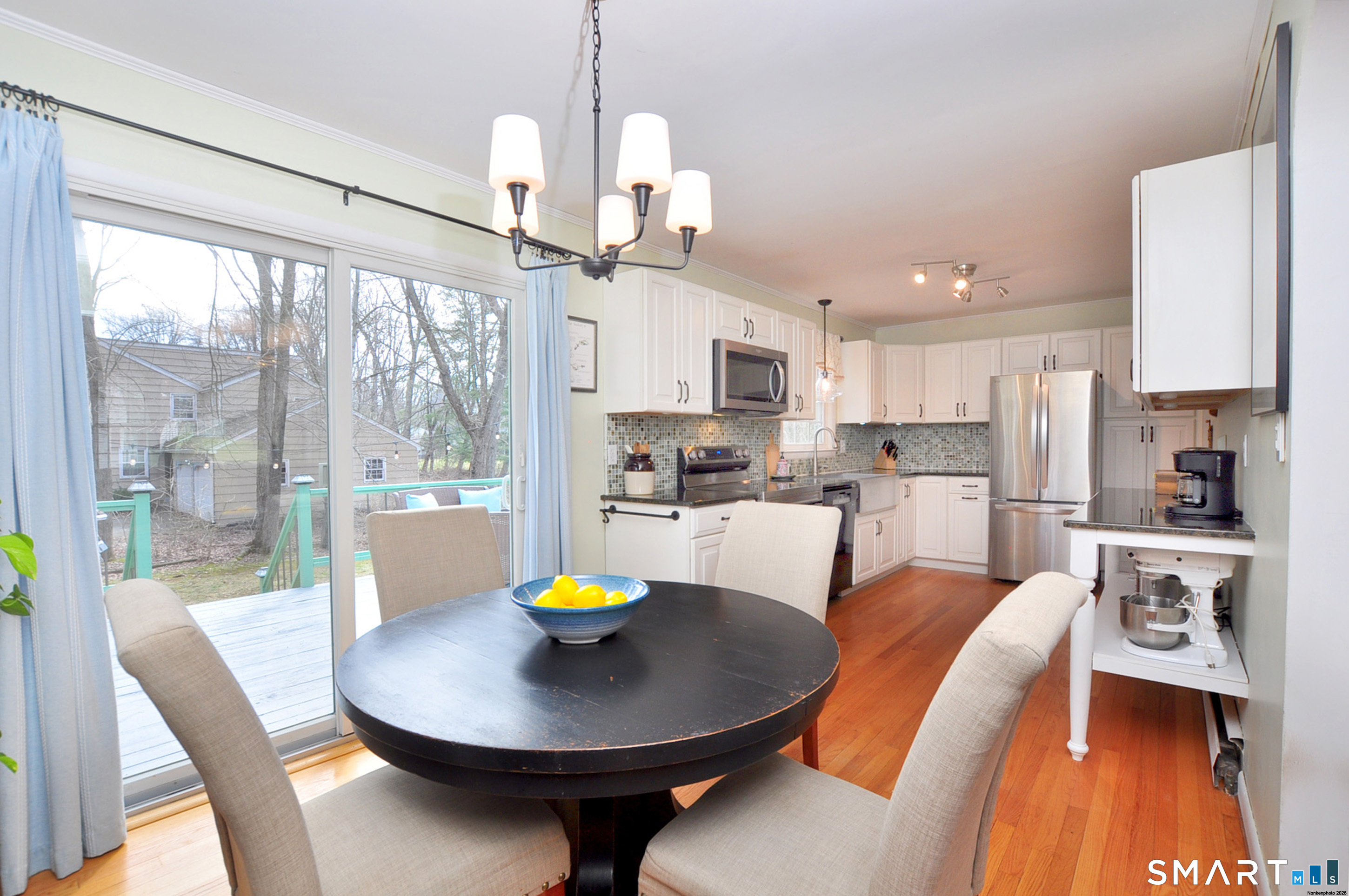 15 Stillman Road Bloomfield, CT 06002 - Photo 9 of 40