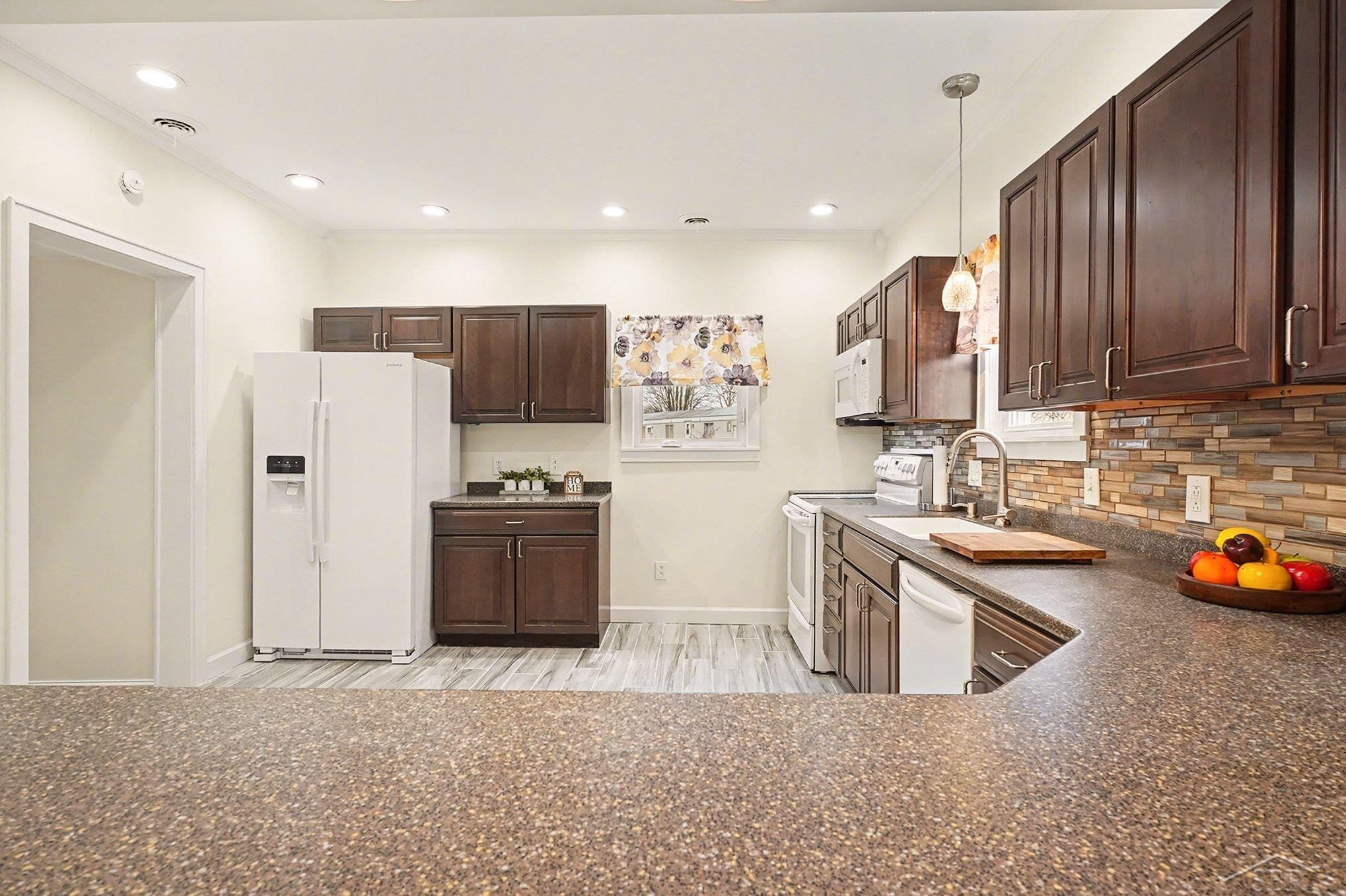 667 Bay Road Bay City, MI 48706 - Photo 9 of 24