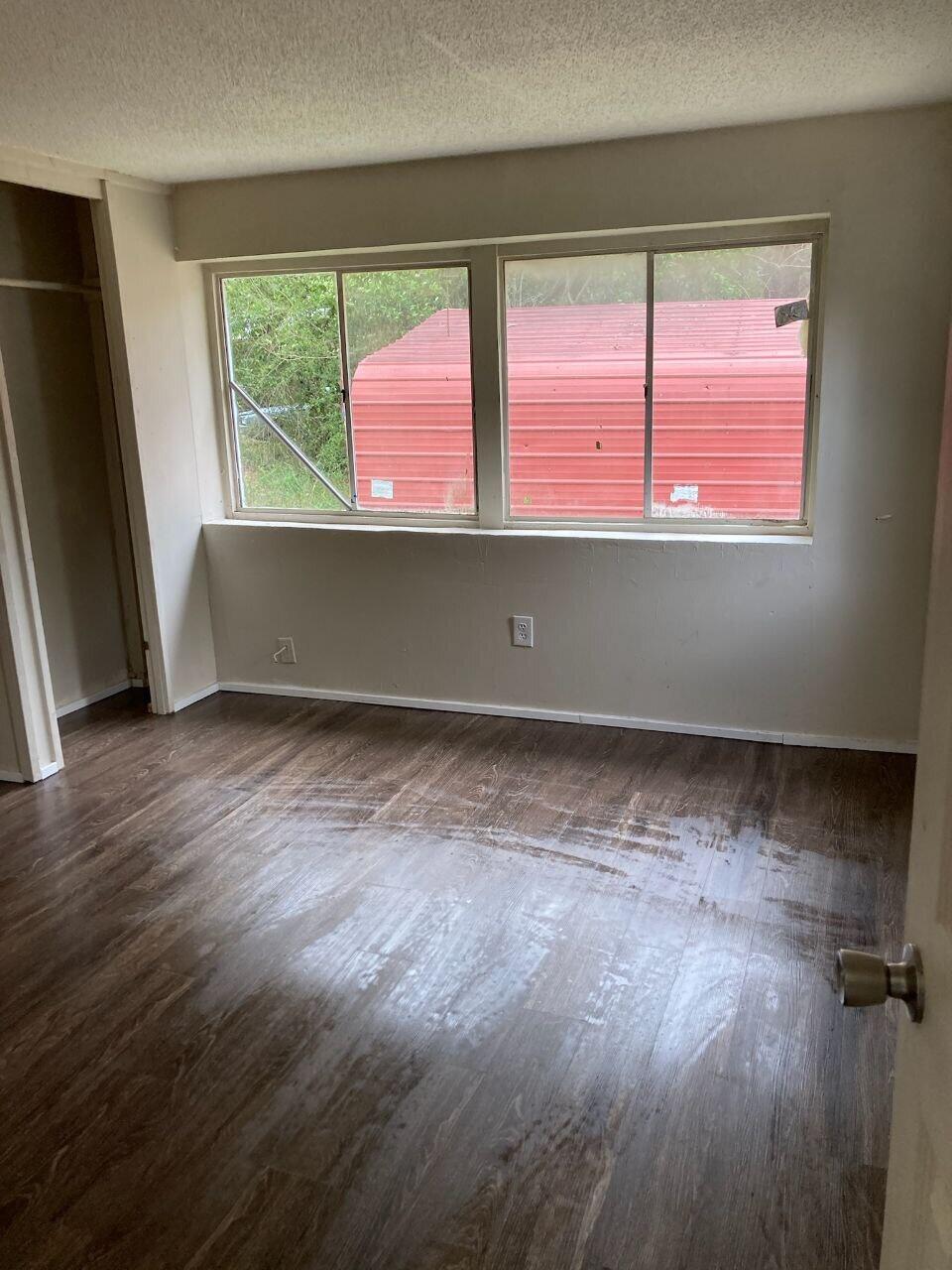 864 East Chestnut Avenue, Unit B Crestview, FL 32539 - Photo 3 of 5 Bedroom