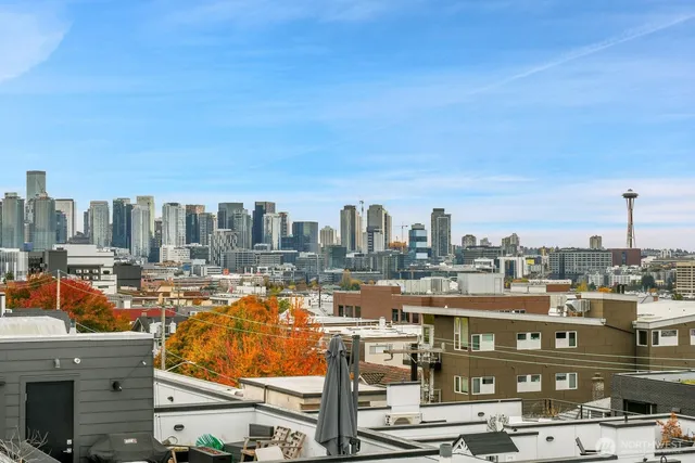 $899,990 | 2374 Franklin Avenue East, Seattle, WA 98102