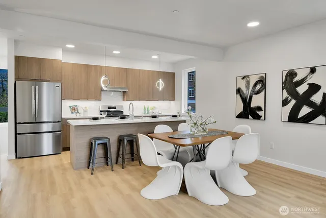 $899,990 | 2374 Franklin Avenue East, Seattle, WA 98102