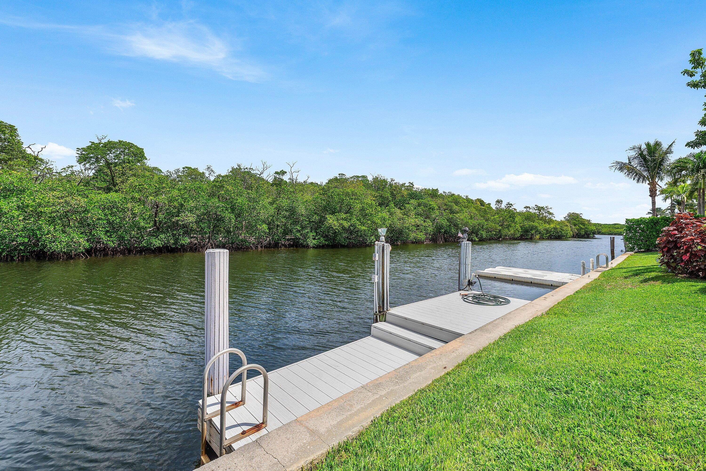 611 Phillips Drive Boca Raton, FL 33432 - Photo 13 of 29 015-611PhillipsDrive-BocaRaton-FL-33432-