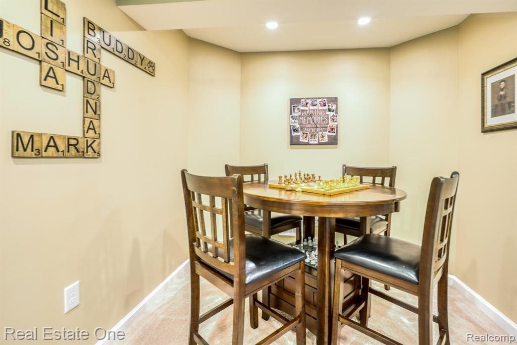 3751 Hogan Circle Rochester Hills, MI 48307 - Photo 32 of 47
