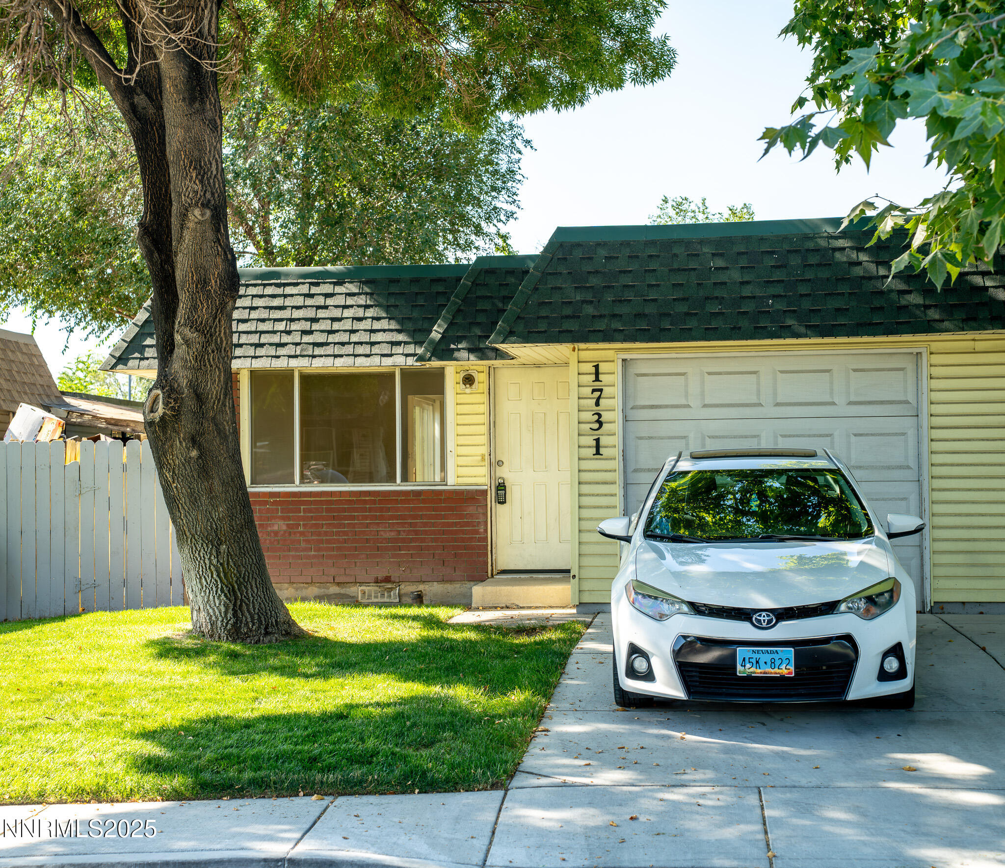 1731 Gault Way Sparks, NV 89431 - Photo 3 of 18 DSC02286