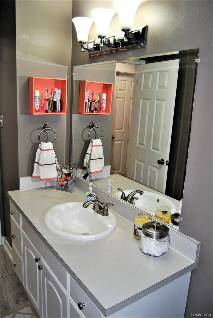 1257 Maple Drive Rochester, MI 48307 - Photo 19 of 23 DSC_0013.JPG