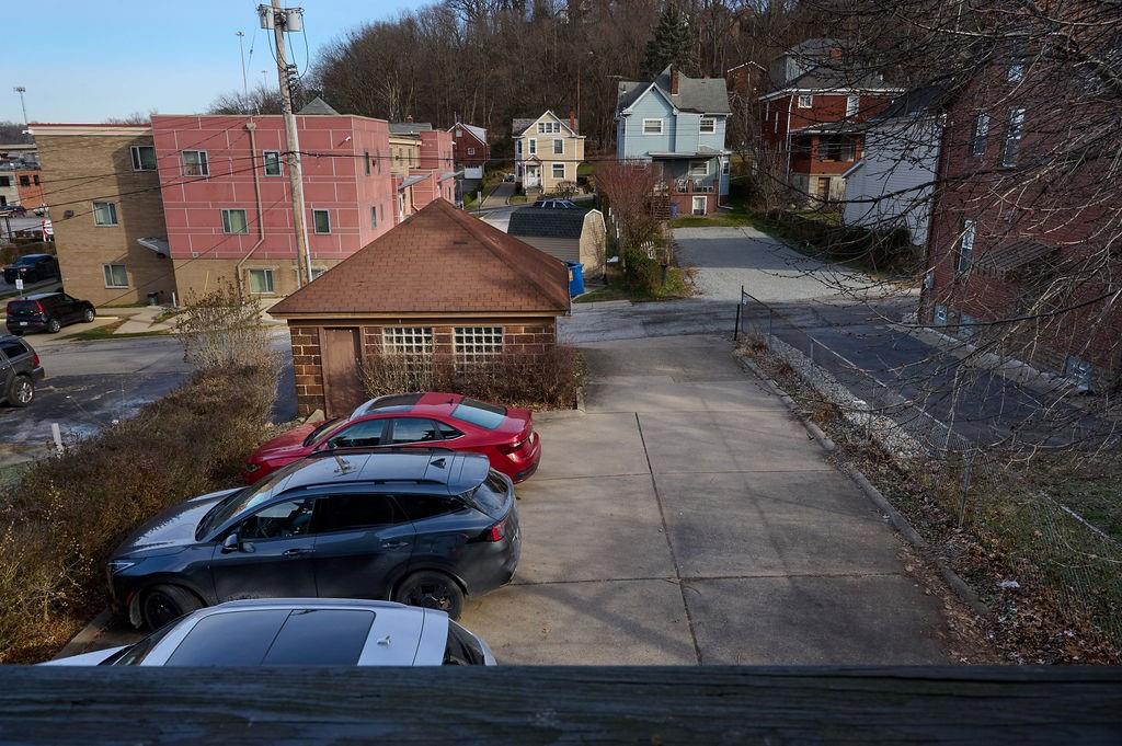 509 Chestnut Street Carnegie, PA 15106 - Photo 4 of 34