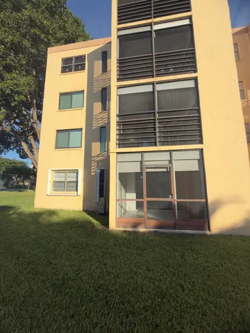 $2,200 | 9370 Southwest 8th Street, Unit 122, Boca Raton, FL 33428