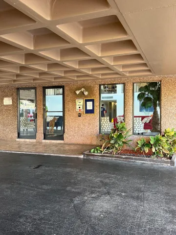 $2,200 | 9370 Southwest 8th Street, Unit 122, Boca Raton, FL 33428