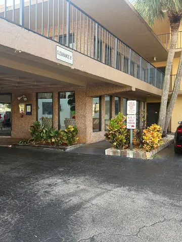 $2,200 | 9370 Southwest 8th Street, Unit 122, Boca Raton, FL 33428