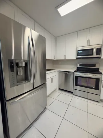 $2,200 | 9370 Southwest 8th Street, Unit 122, Boca Raton, FL 33428