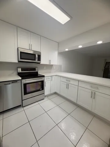 $2,200 | 9370 Southwest 8th Street, Unit 122, Boca Raton, FL 33428