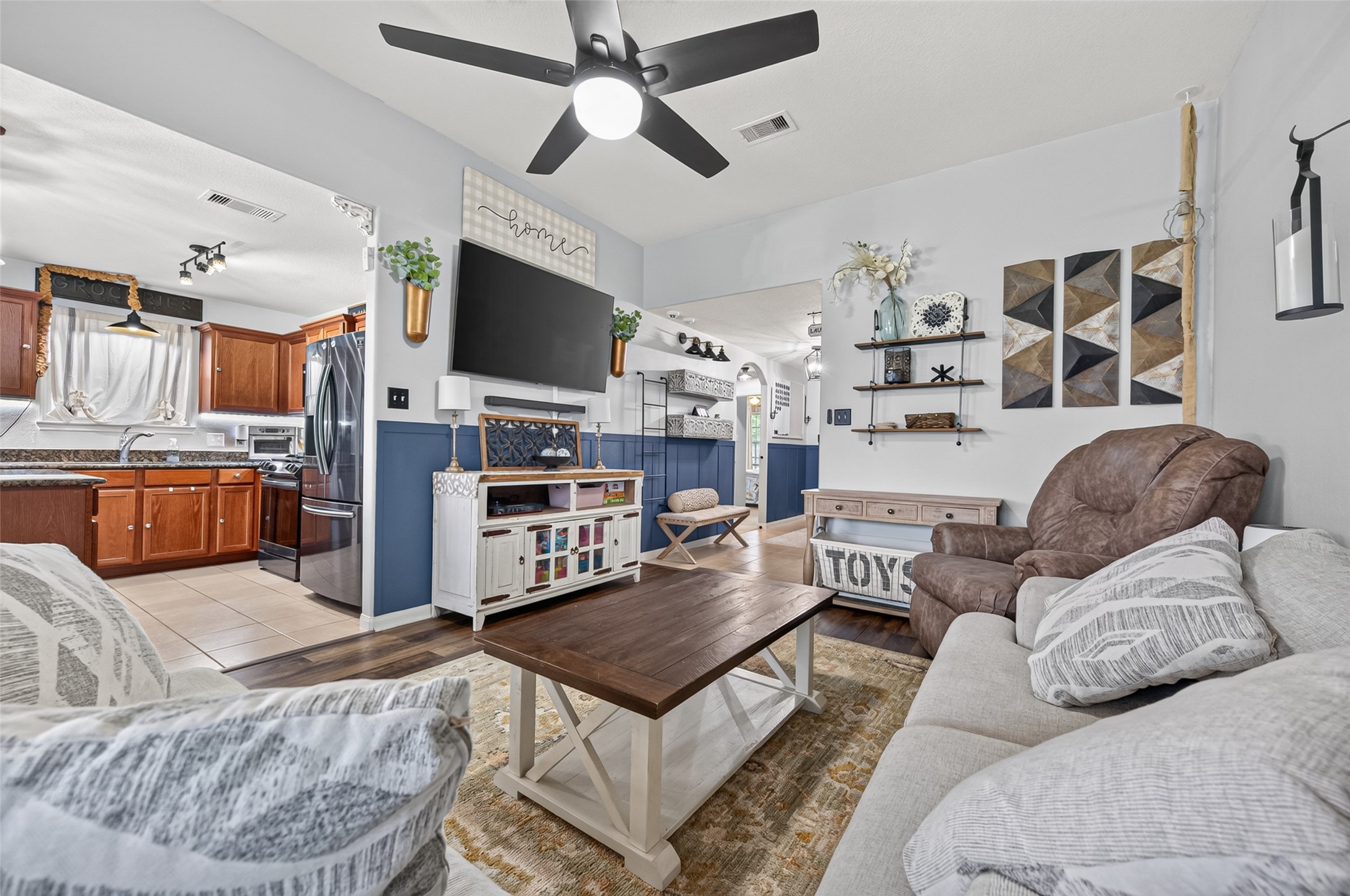 902 Marigold Road Baytown, TX 77521 - Photo 11 of 43