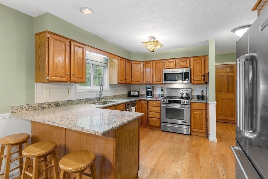 28 Paige Farm Road Amesbury, MA 01913 - Photo 13 of 33