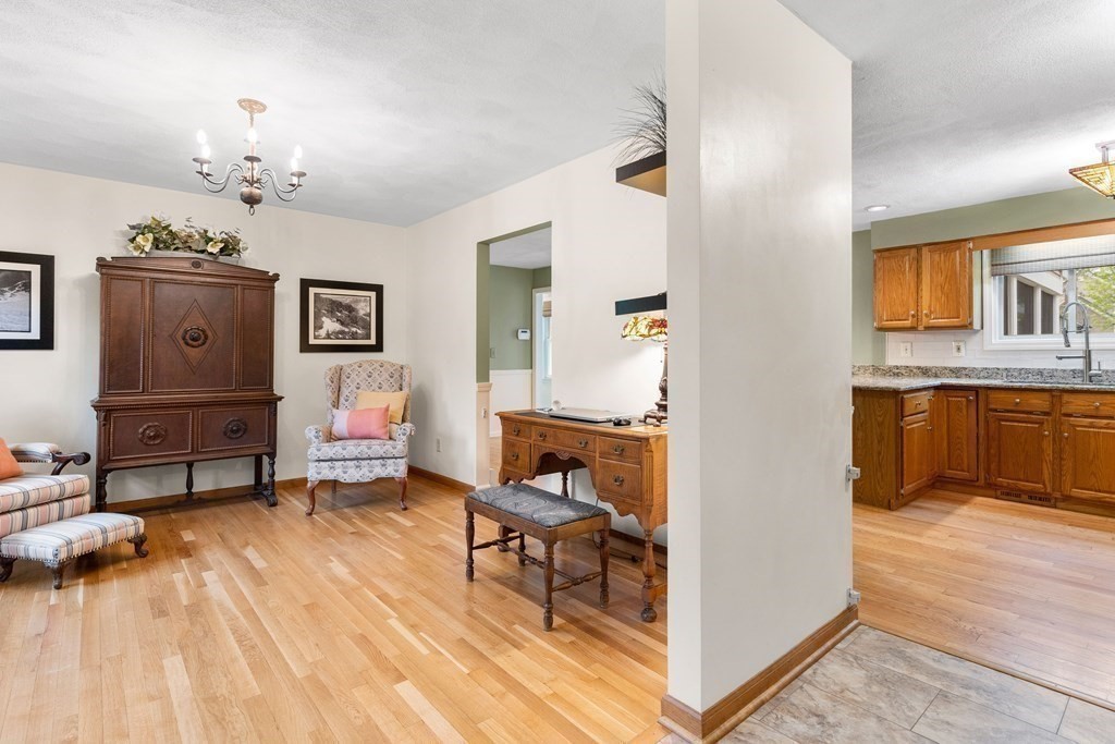 28 Paige Farm Road Amesbury, MA 01913 - Photo 6 of 33