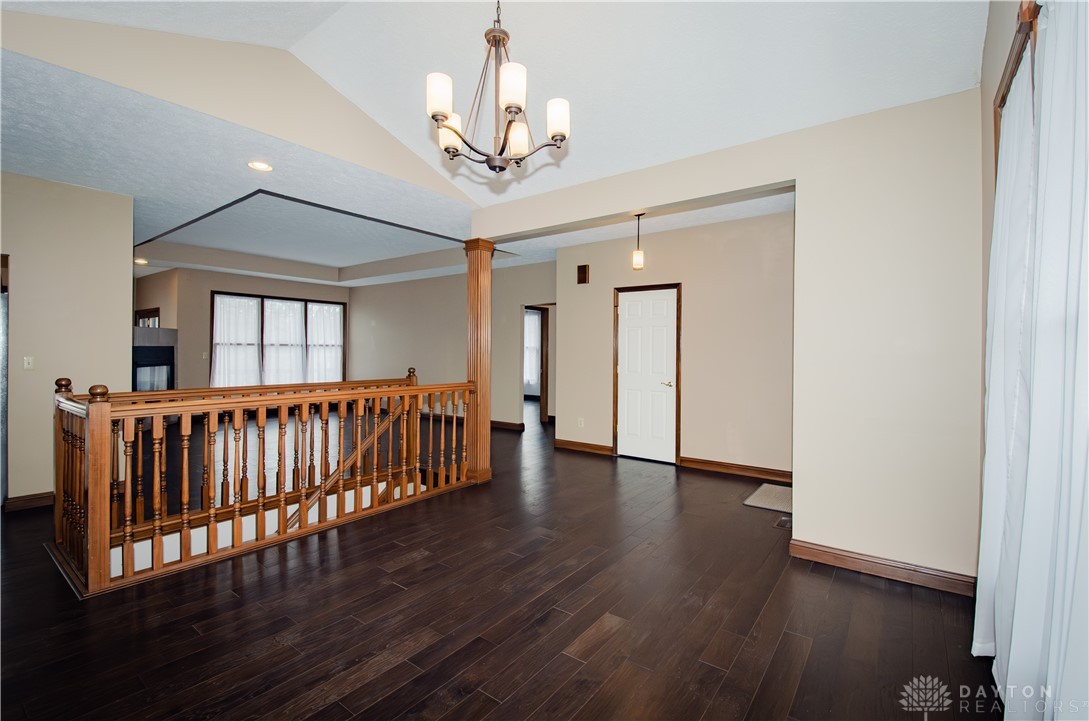 2719 Sycamore Ridge Court Dayton, OH 45431 - Photo 4 of 44 Living Room
