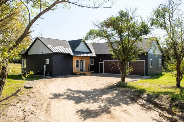 $595,000 | 1001 Moore Street, Starbuck, MN 56381