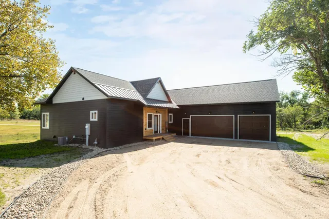 $595,000 | 1001 Moore Street, Starbuck, MN 56381