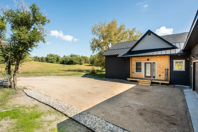 $595,000 | 1001 Moore Street, Starbuck, MN 56381