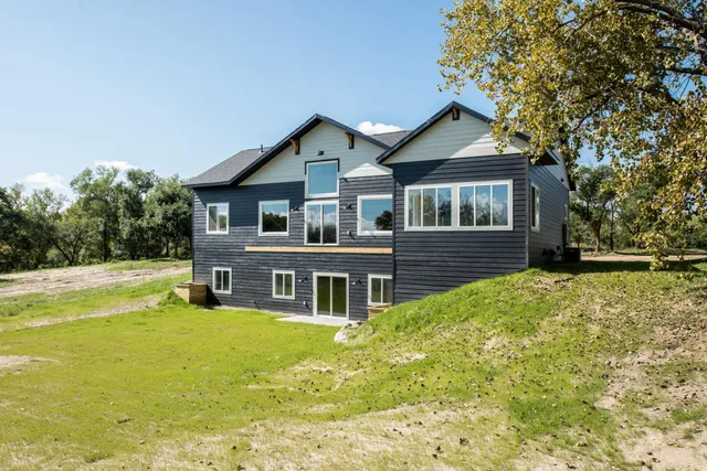 $595,000 | 1001 Moore Street, Starbuck, MN 56381