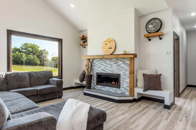 $595,000 | 1001 Moore Street, Starbuck, MN 56381