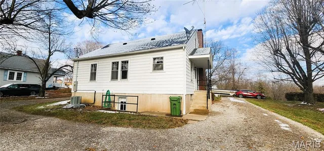 $180,000 | 1228 Opdyke Street, Chester, IL 62233