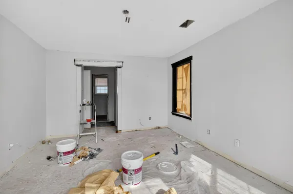 a view of a livingroom with furniture