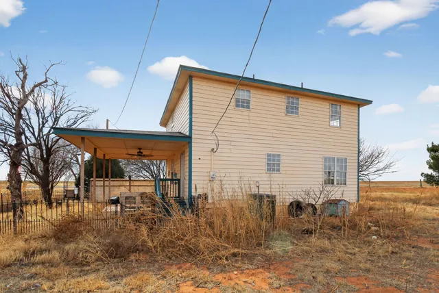 $235,900 | 409 Highway 83, Seagraves, TX 79359