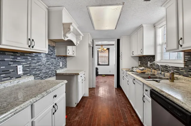 $235,900 | 409 Highway 83, Seagraves, TX 79359