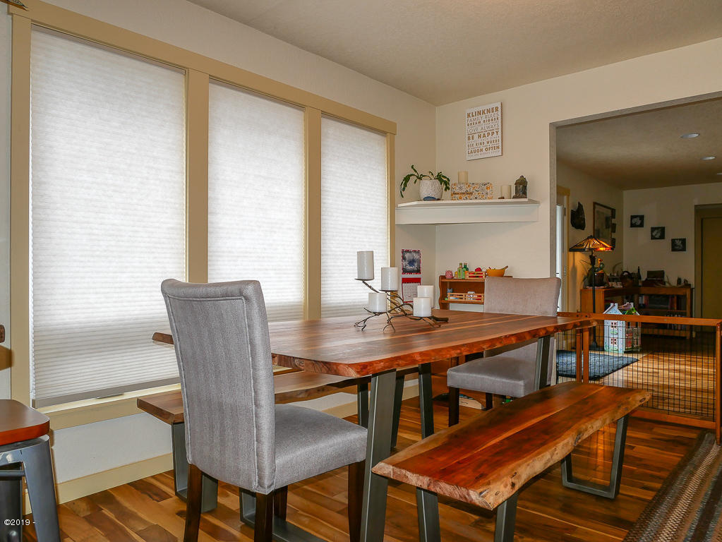 4109 Logsden Road Siletz, OR 97380 - Photo 9 of 40 Dining area