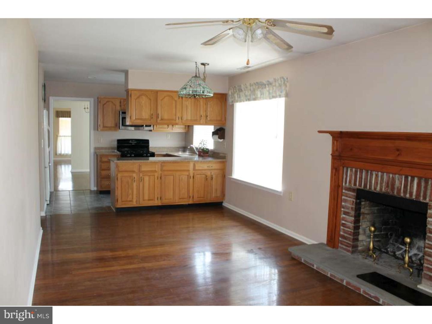 31 Stratford Road Southampton, NJ 08088 - Photo 12 of 17 Breakfast Room