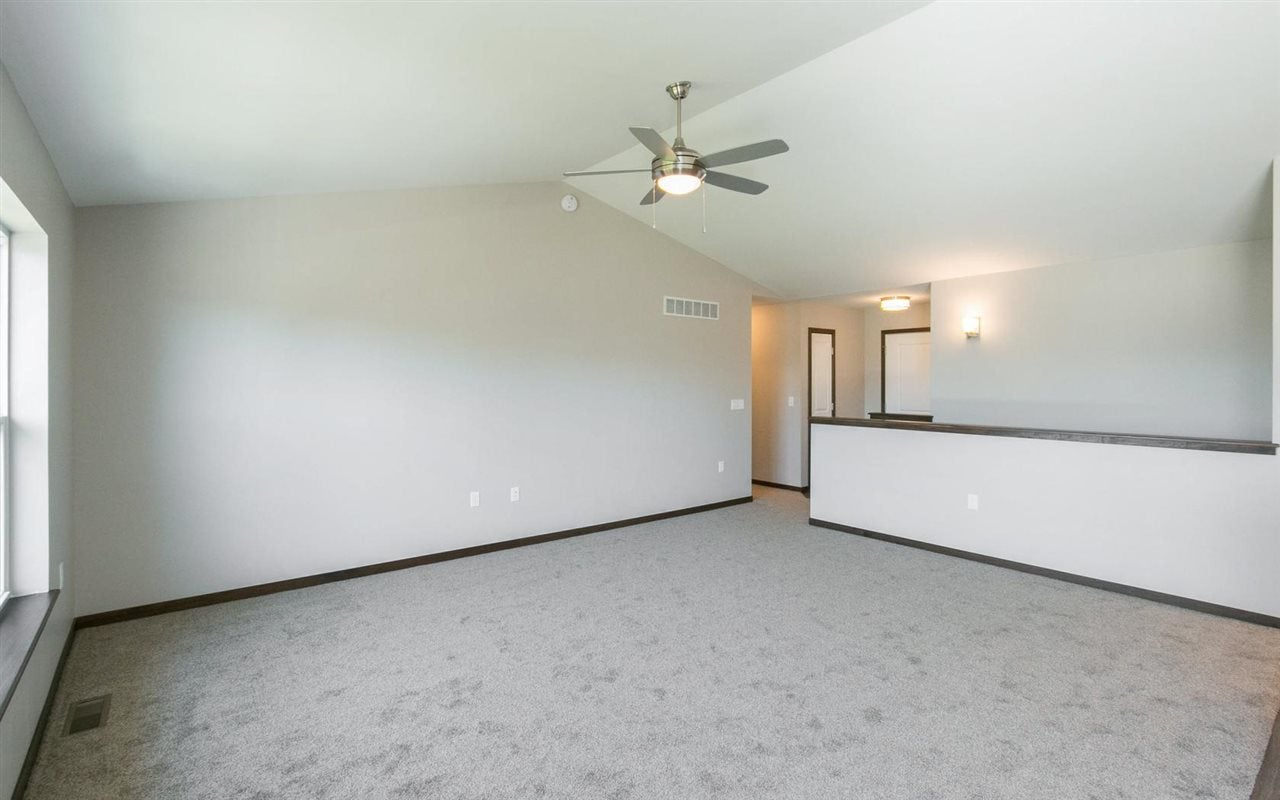 83 Camden Road Iowa City, IA 52245 - Photo 11 of 25 Gallery Image 11
