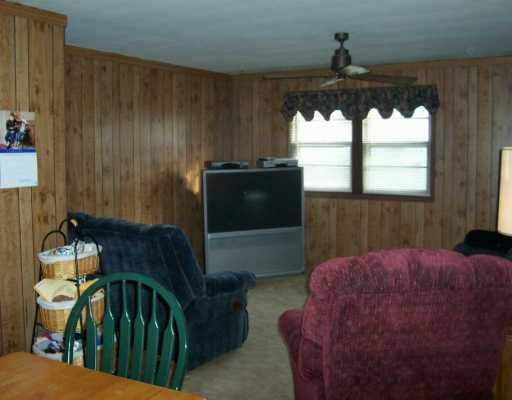 1517 Old State Road New Castle, PA 16101 - Photo 6 of 8 Den/Family/Great Room.