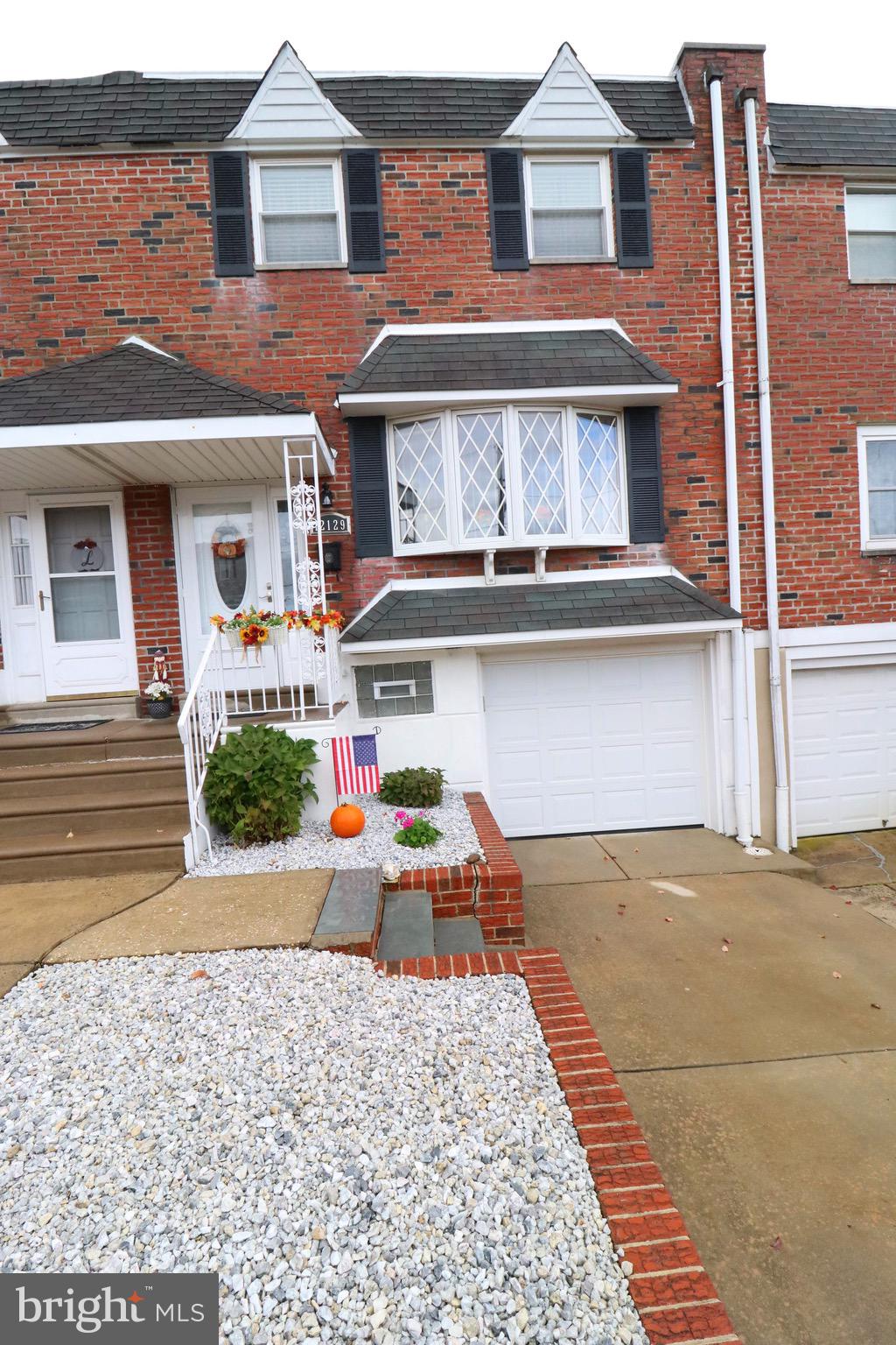 12129 Ranier Road Philadelphia, PA 19154 - Photo 3 of 45