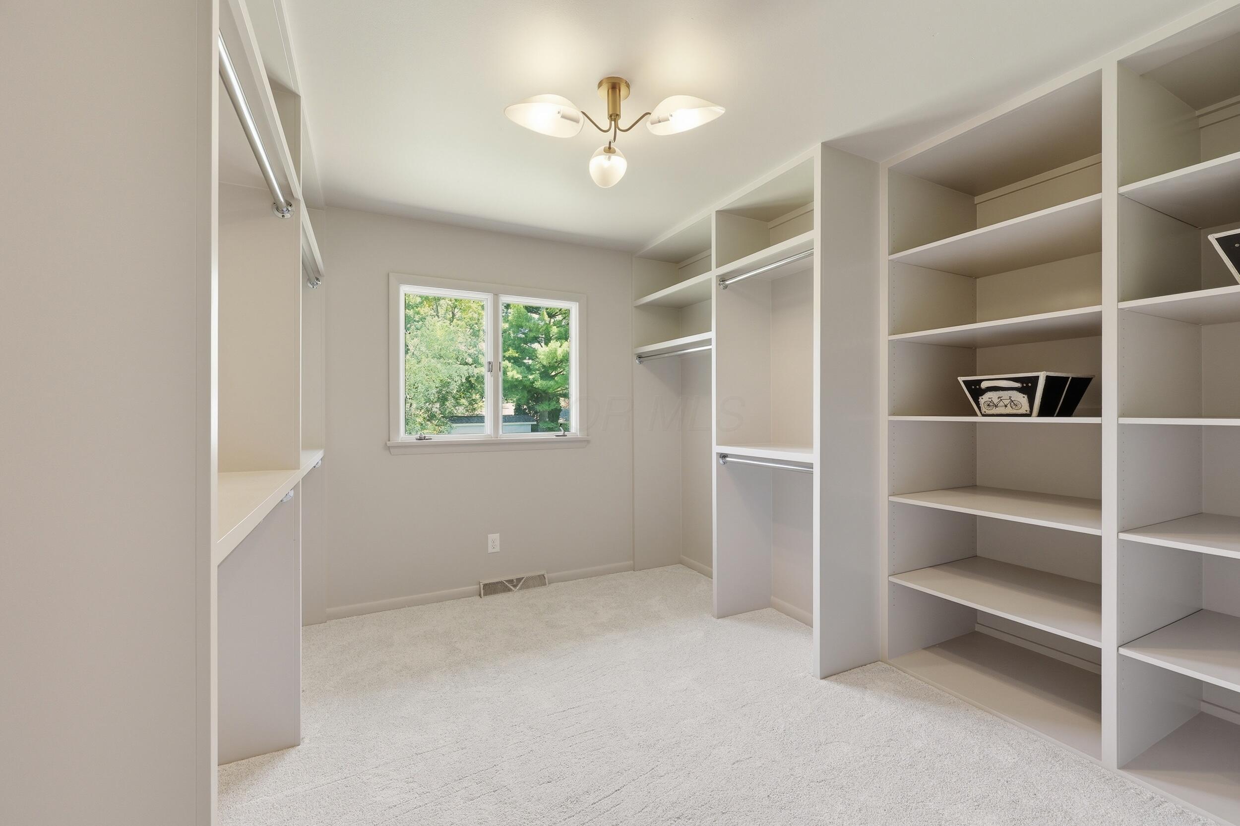 4499 Summit Ridge Road Upper Arlington, OH 43220 - Photo 25 of 76 New walk in closet