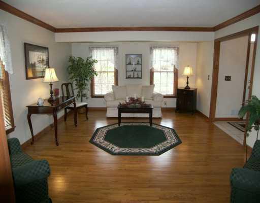 385 Markman Park Road Baden, PA 15005 - Photo 2 of 8 Gallery Image 2