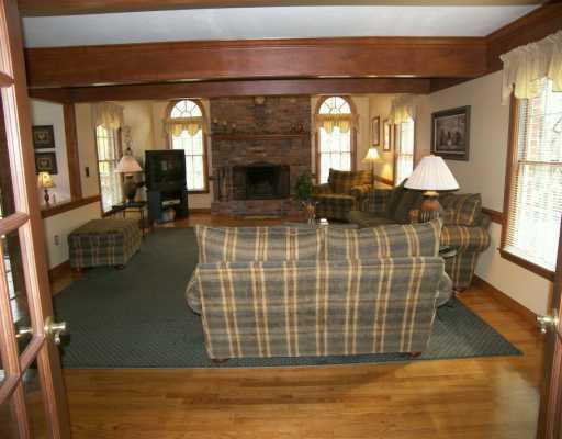 385 Markman Park Road Baden, PA 15005 - Photo 4 of 8 Gallery Image 4